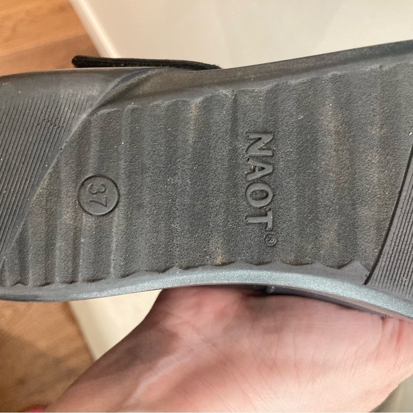 NAOT Sz 6 Two Toned Mary Jane Style Comfort Sandals - Picture 10 of 11